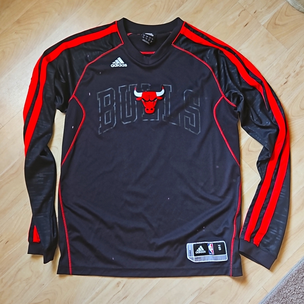 Adidas Chicago Bulls dri-fit shirt
